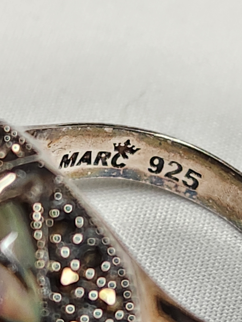 MARC JACOBS Sterling Silver Abalone Shell Ring With Marcaste Accents Size 8 - Picture 16 of 17